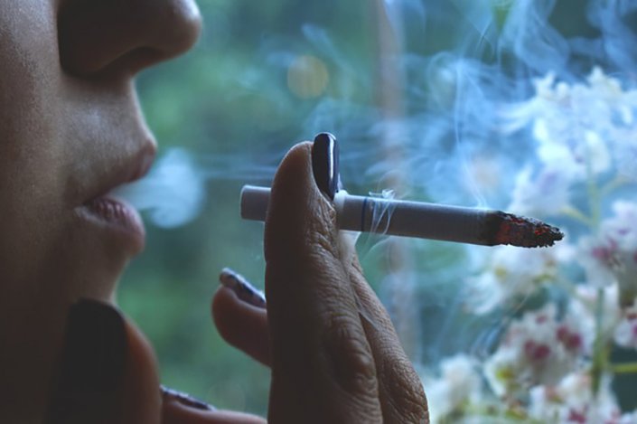 Kouření e-cigaret v restauracích – realita, nebo mýtus?